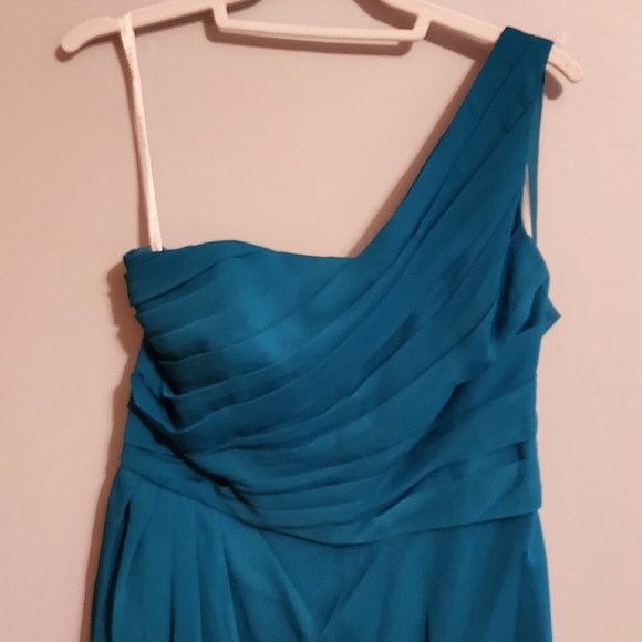 David's Bridal Dresses & Skirts - David's Bridal One Shoulder Chiffon Dress